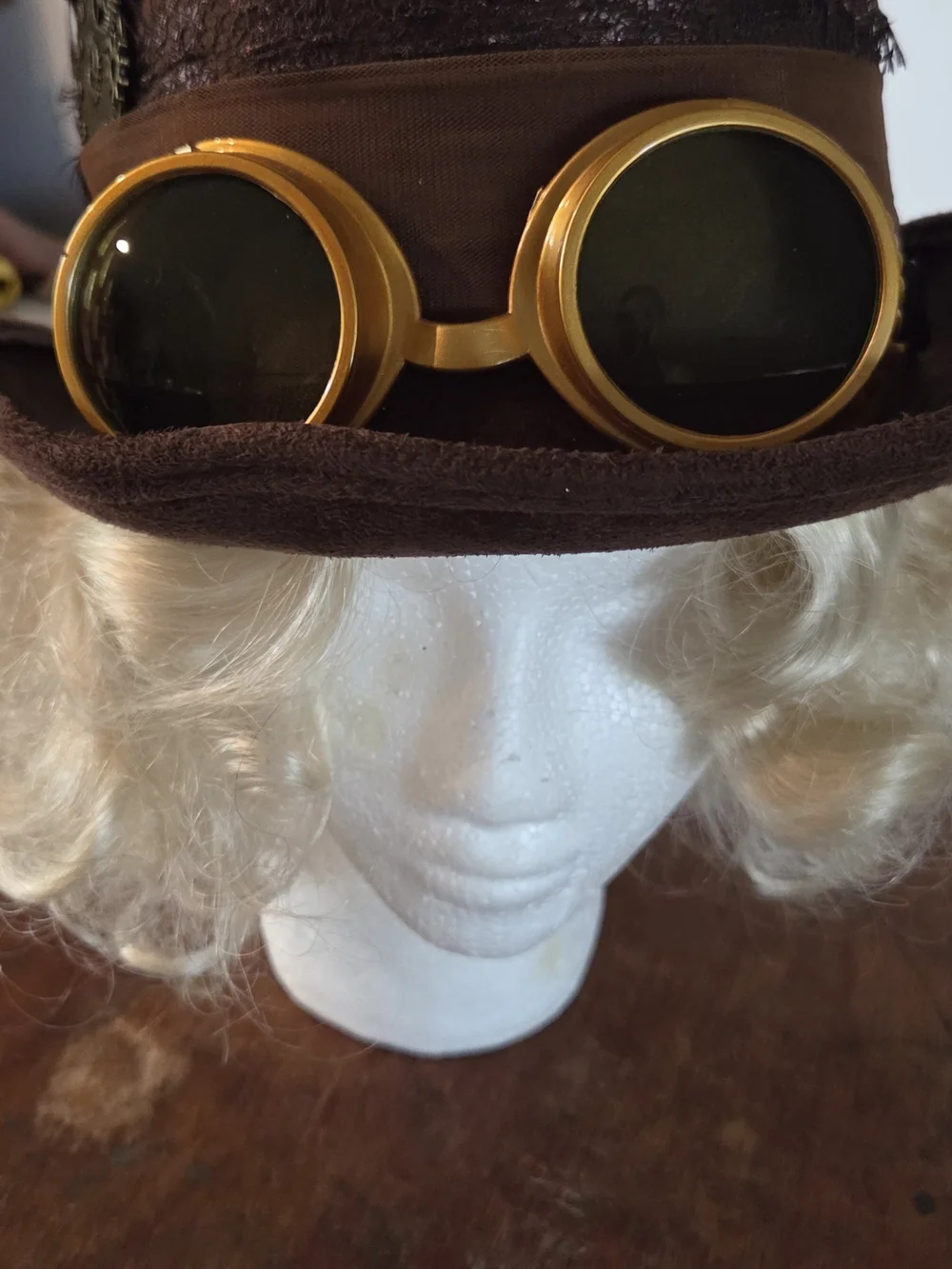 CURATED STYLE- Blonde 20s Style Curly Wig PLUS Brown Steampunk Hat